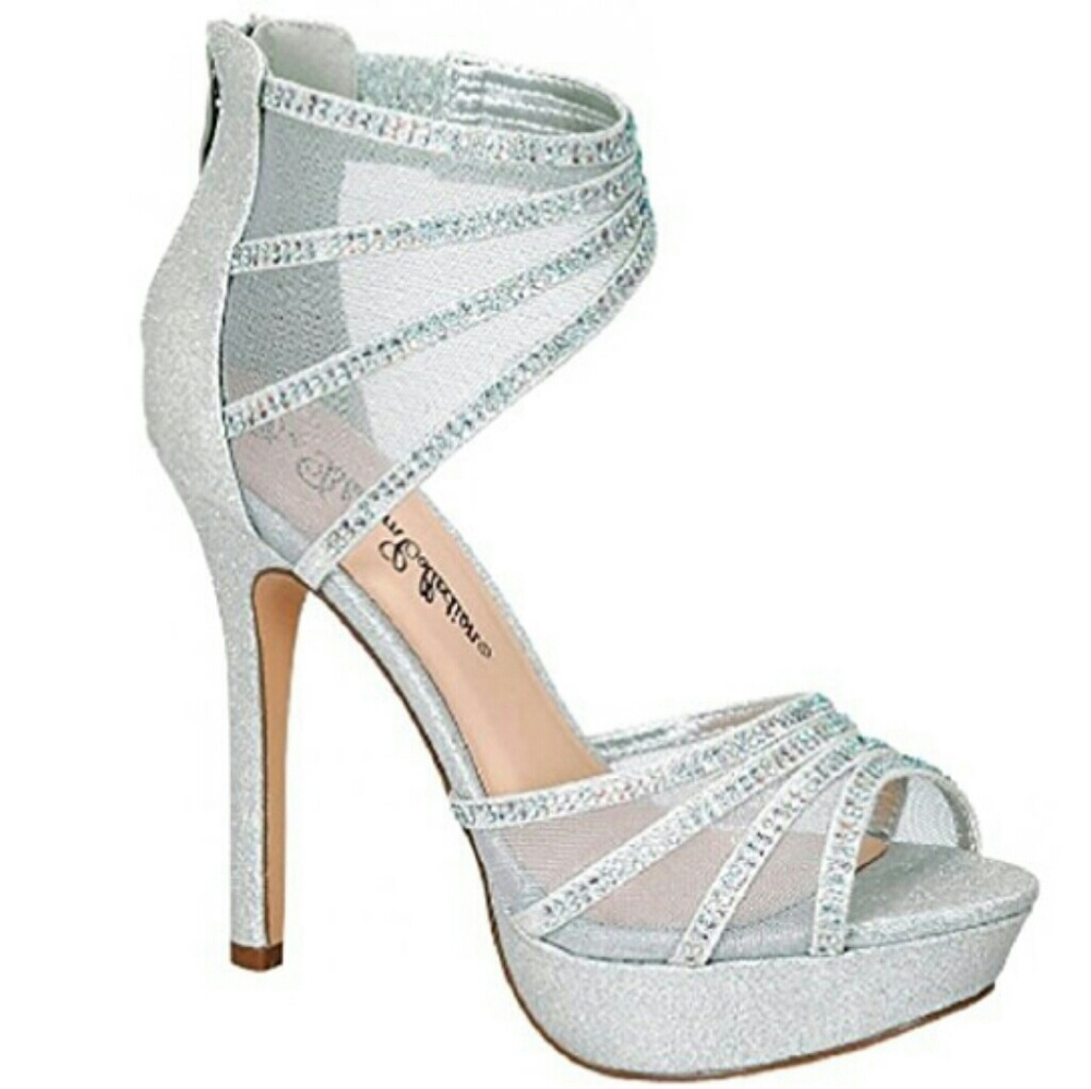 I Am Selling De Blossem Heels